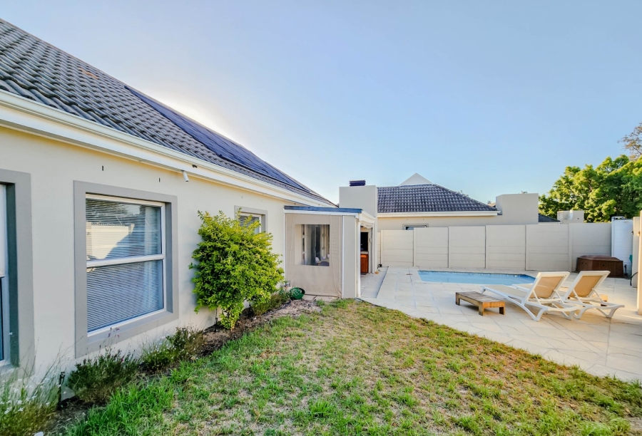 To Let 3 Bedroom Property for Rent in Sonstraal Heights Western Cape